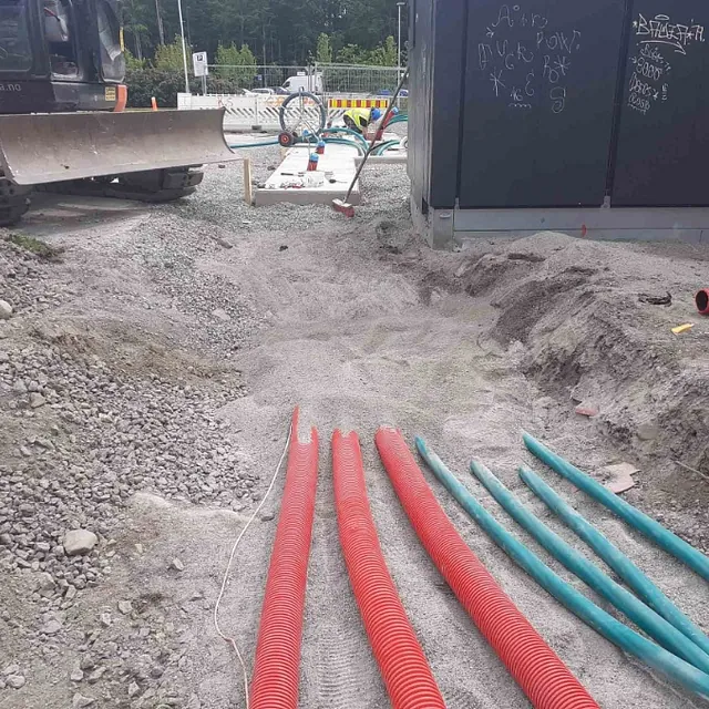 Røde og grønne kabler